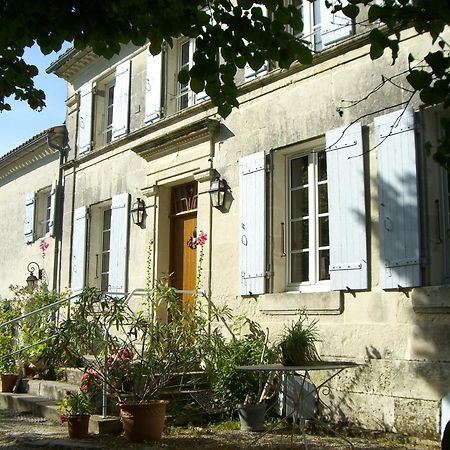 Chambres d'Hôtes - Les Bujours Saint-Georges-des-Côteaux Exterior foto