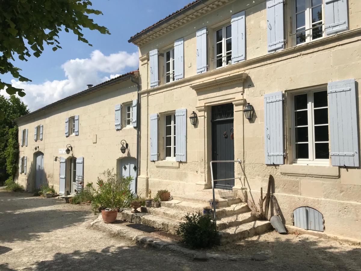 Chambres d'Hôtes - Les Bujours Saint-Georges-des-Côteaux Exterior foto